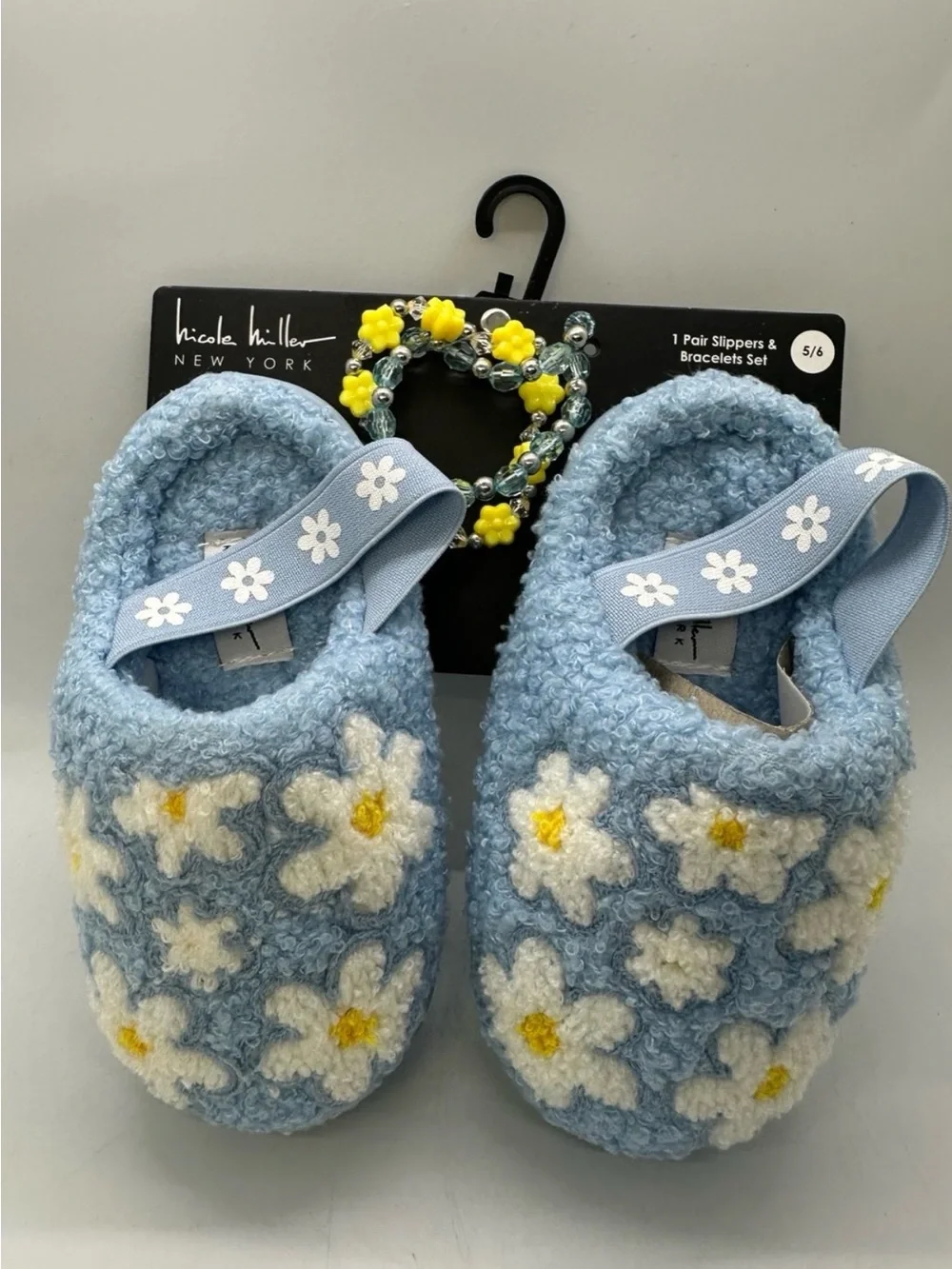 Nicole Miller Kids Blue Daisy Slippers & Bracelet Set Size 5/6 NEW